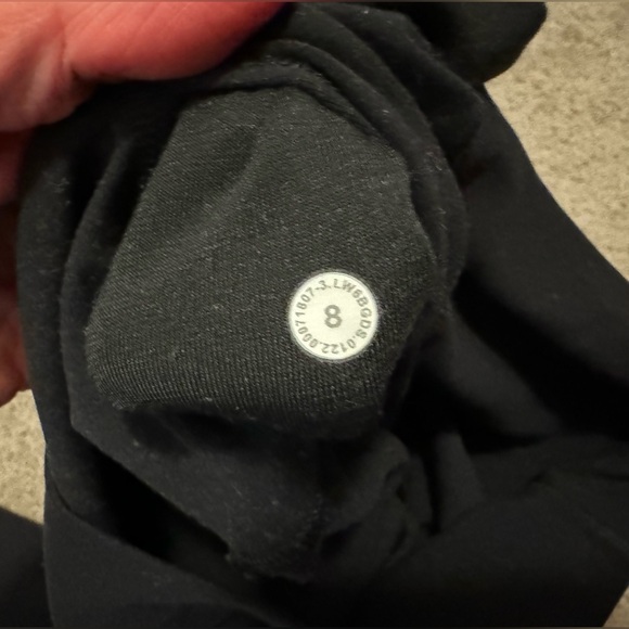 Lululemon Align High-Rise 21” Black, Size 8 - Picture 5 of 6